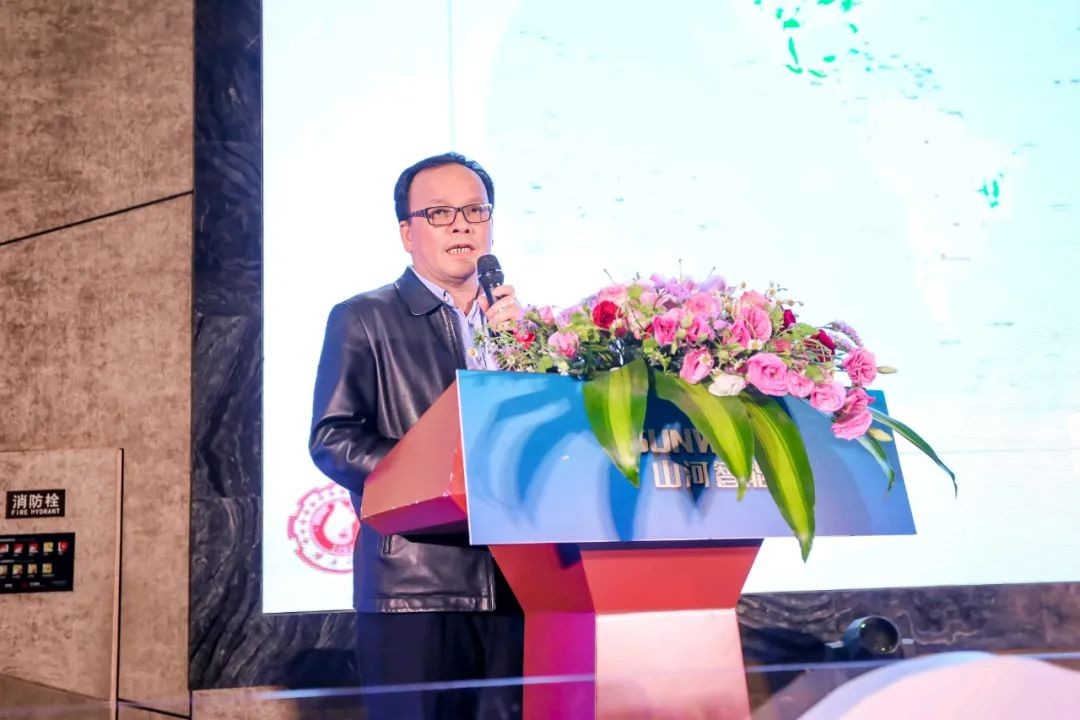 饕餮盛宴！三亿·体育-三亿（中国）一站式服务官方网站
智能•建华建材预制桩施工装备与技术交流会隆重召开