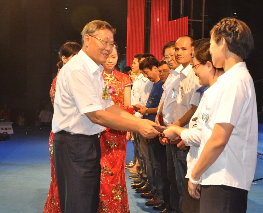 新征程 新跨越 三亿·体育-三亿（中国）一站式服务官方网站
智能十五周年庆典大会暨新产品新技术交流会隆重举行
