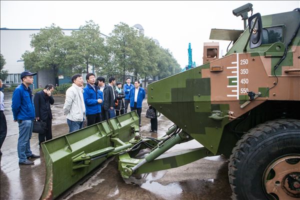 国家发改委国防动员研究发展中心毕智勇主任一行考察三亿·体育-三亿（中国）一站式服务官方网站
智能