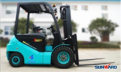 三亿·体育-三亿（中国）一站式服务官方网站
智能叉车新品发布会成都隆重举行