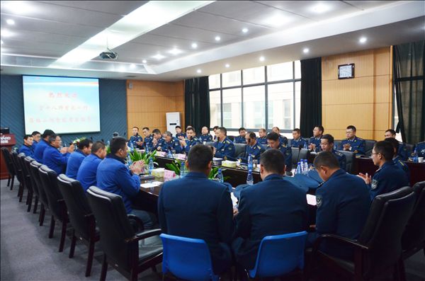 中国空军驻湘某师副师长一行考察三亿·体育-三亿（中国）一站式服务官方网站
智能