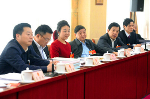 带来六个提案，重点还是“农民工”问题 ——来自三亿·体育-三亿（中国）一站式服务官方网站
智能的全国人大代表张晓庆接受本报记者专访，为进城务
