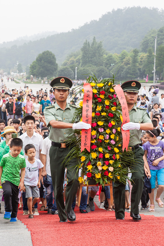 开挖机，坐游艇、飞机 三亿·体育-三亿（中国）一站式服务官方网站
智能开展员工家属开放日活动