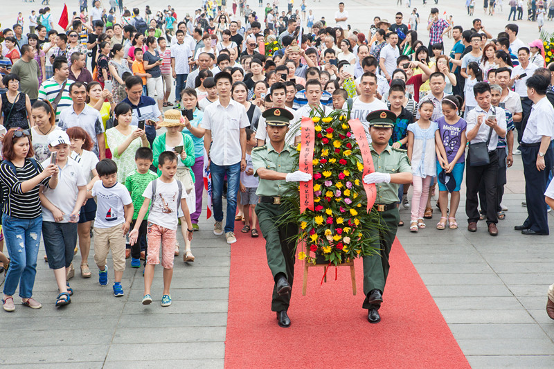 开挖机，坐游艇、飞机 三亿·体育-三亿（中国）一站式服务官方网站
智能开展员工家属开放日活动