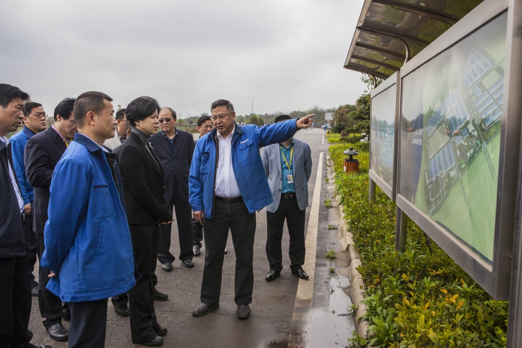 长沙市委常委、副市长张迎春一行莅临三亿·体育-三亿（中国）一站式服务官方网站
智能考察调研