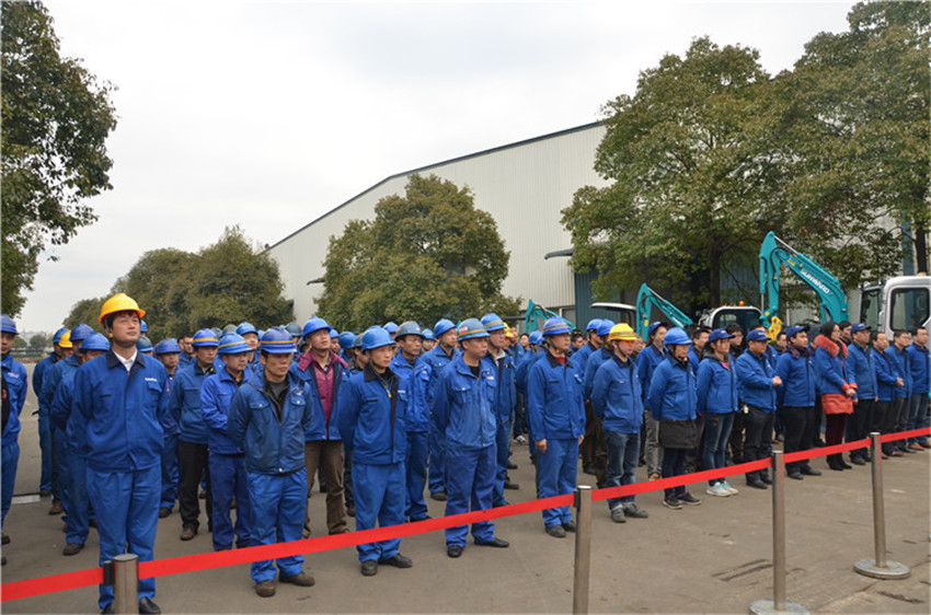新品下线&精品批量上市：三亿·体育-三亿（中国）一站式服务官方网站
智能“组合拳”逆势出击