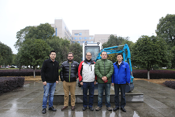 喜讯：三亿·体育-三亿（中国）一站式服务官方网站
智能朱建新荣获《长沙年鉴》2015年度十大人物奖