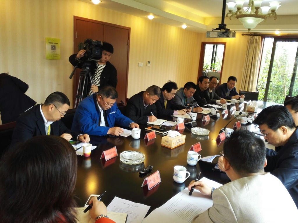 长沙市委常委、副市长张迎春一行莅临三亿·体育-三亿（中国）一站式服务官方网站
智能考察调研