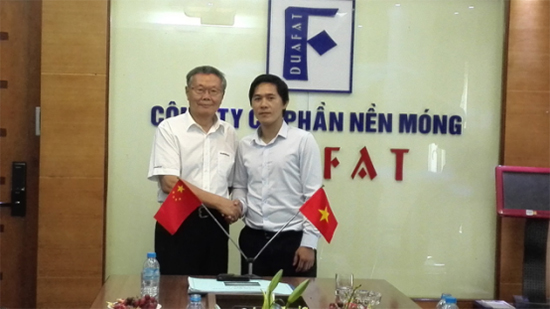 三亿·体育-三亿（中国）一站式服务官方网站
智能VS越南奋发：球赛精彩纷呈，合作天长地久