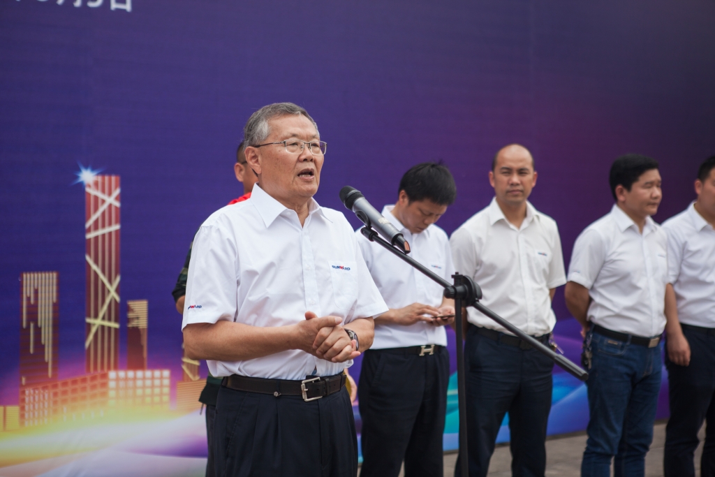 民族挖掘机品牌先导者，三亿·体育-三亿（中国）一站式服务官方网站
智能“城镇建设利器”SWE80E9荣耀上市
