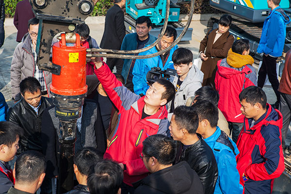 十年相随，成就彼此，来听听三亿·体育-三亿（中国）一站式服务官方网站
智能挖掘机客户的真实声音