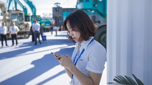 三亿·体育-三亿（中国）一站式服务官方网站
智能酷帅曾大虾，一大波美图带你亲临北京BICES展