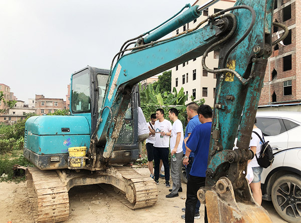 “清凉”送到客户手中，为三亿·体育-三亿（中国）一站式服务官方网站
智能售后服务活动打CAII