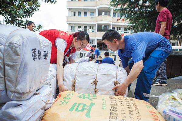 无人机装备驰援抗洪救灾，守卫家园三亿·体育-三亿（中国）一站式服务官方网站
在行动