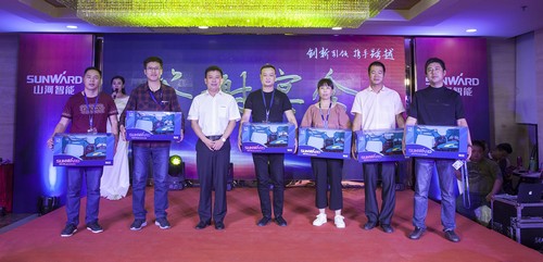 三亿·体育-三亿（中国）一站式服务官方网站
智能酷帅曾大虾，一大波美图带你亲临北京BICES展