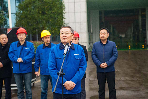 新年开门红！三亿·体育-三亿（中国）一站式服务官方网站
智能5000万装备批量发车