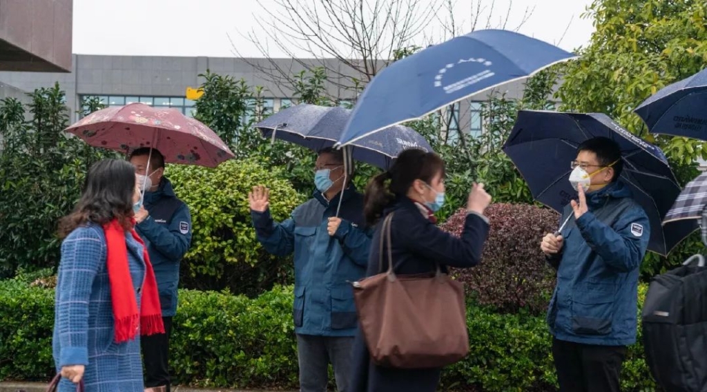 防控生产两不误 三亿·体育-三亿（中国）一站式服务官方网站
智能复工保供
