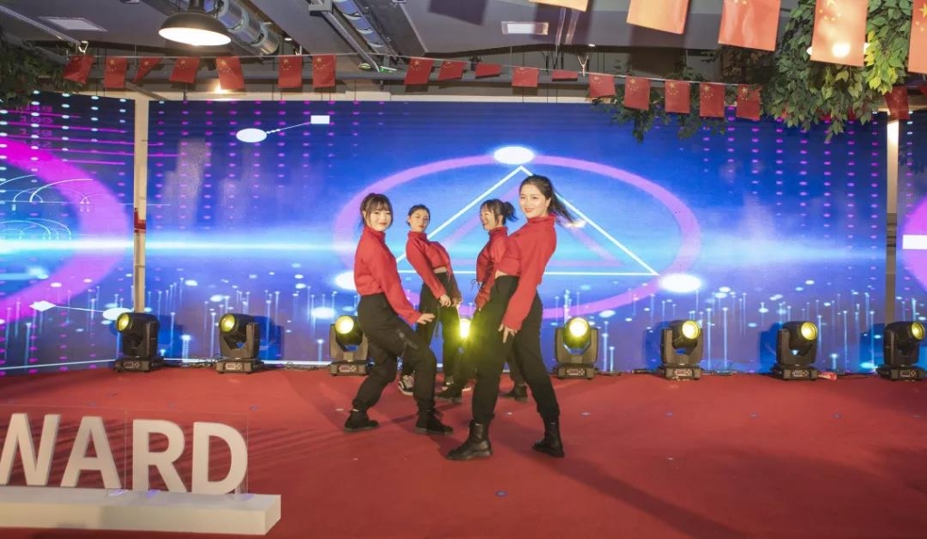 落实经营体、强化三统一、开启新征程 —— 三亿·体育-三亿（中国）一站式服务官方网站
智能2020年度经营工作会议隆重举行