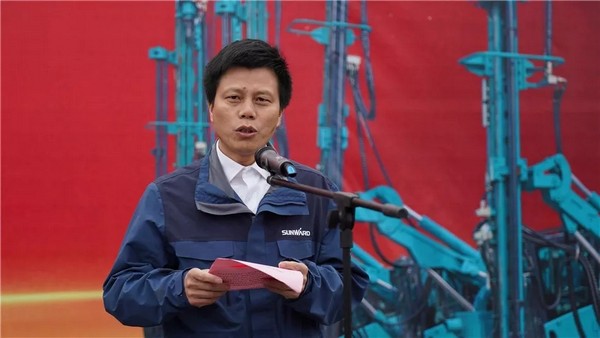 进军南非高端矿山市场！三亿·体育-三亿（中国）一站式服务官方网站
智能凿岩设备批量发车