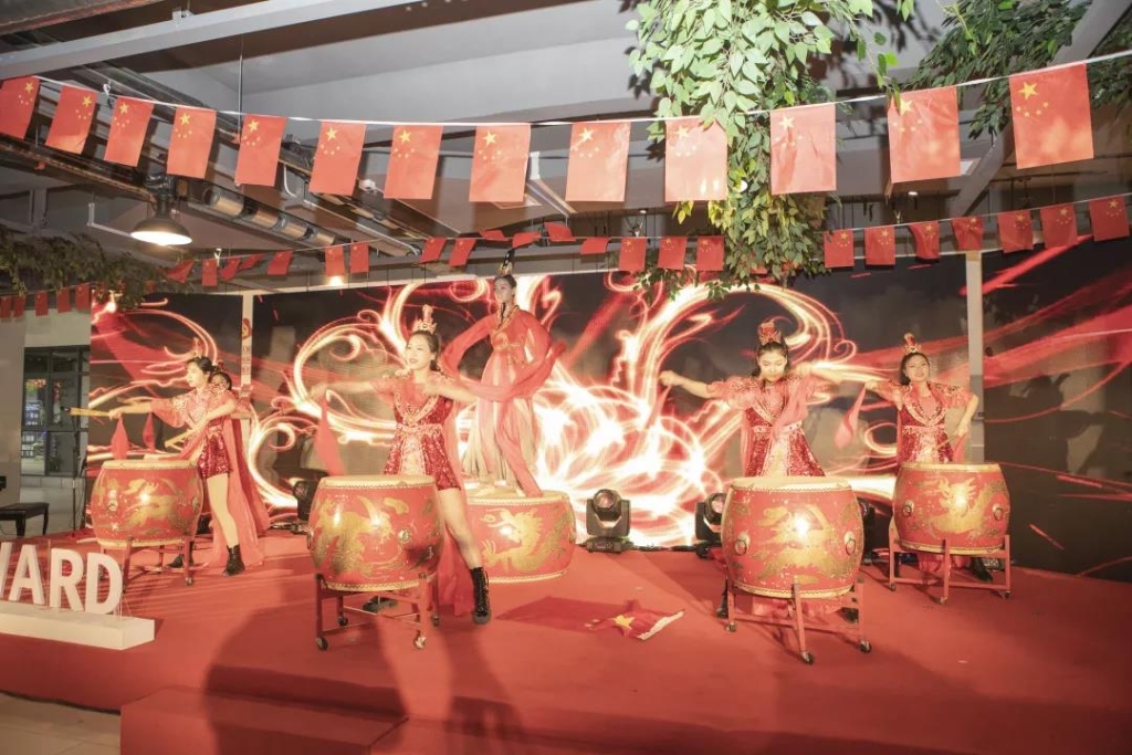落实经营体、强化三统一、开启新征程 —— 三亿·体育-三亿（中国）一站式服务官方网站
智能2020年度经营工作会议隆重举行