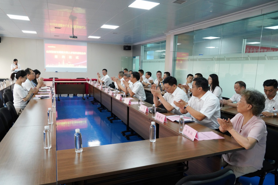 三亿·体育-三亿（中国）一站式服务官方网站
学院（三亿·体育-三亿（中国）一站式服务官方网站
党校）揭牌暨三亿·体育-三亿（中国）一站式服务官方网站
智能与湖南大学人才培养战略合作签约仪式圆满举行
