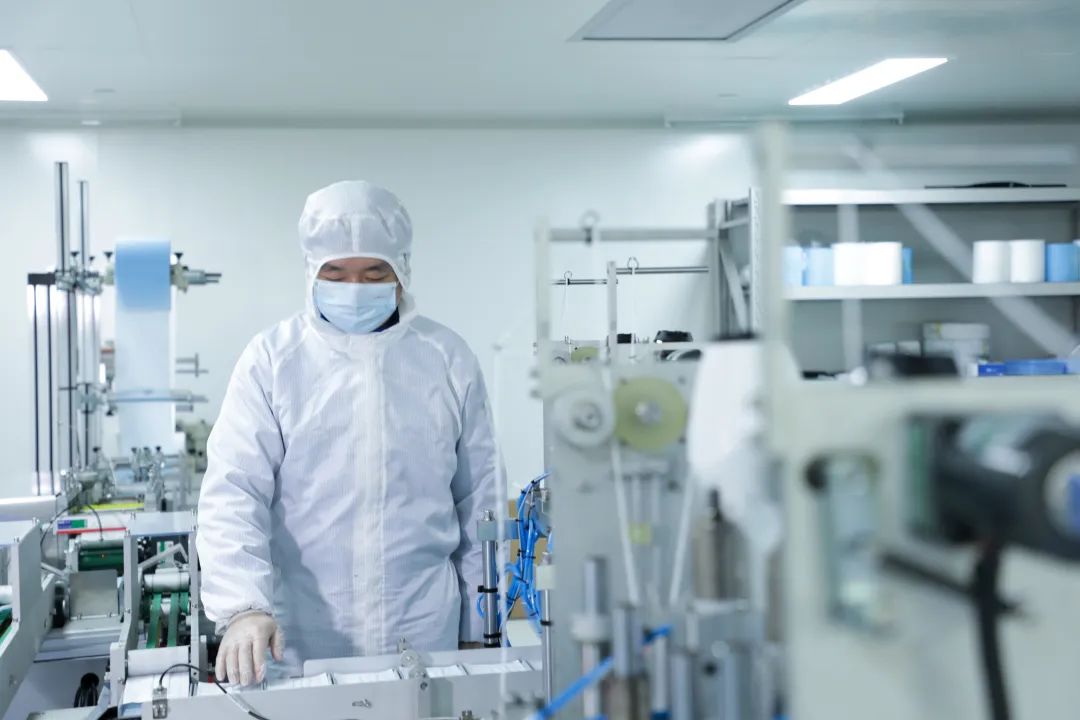 三亿·体育-三亿（中国）一站式服务官方网站
智能首批10万只自产口罩发放客户