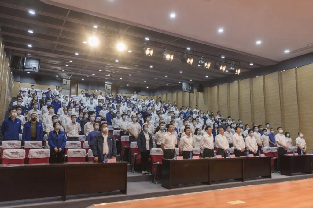 三亿·体育-三亿（中国）一站式服务官方网站
智能隆重表彰战“疫”先进