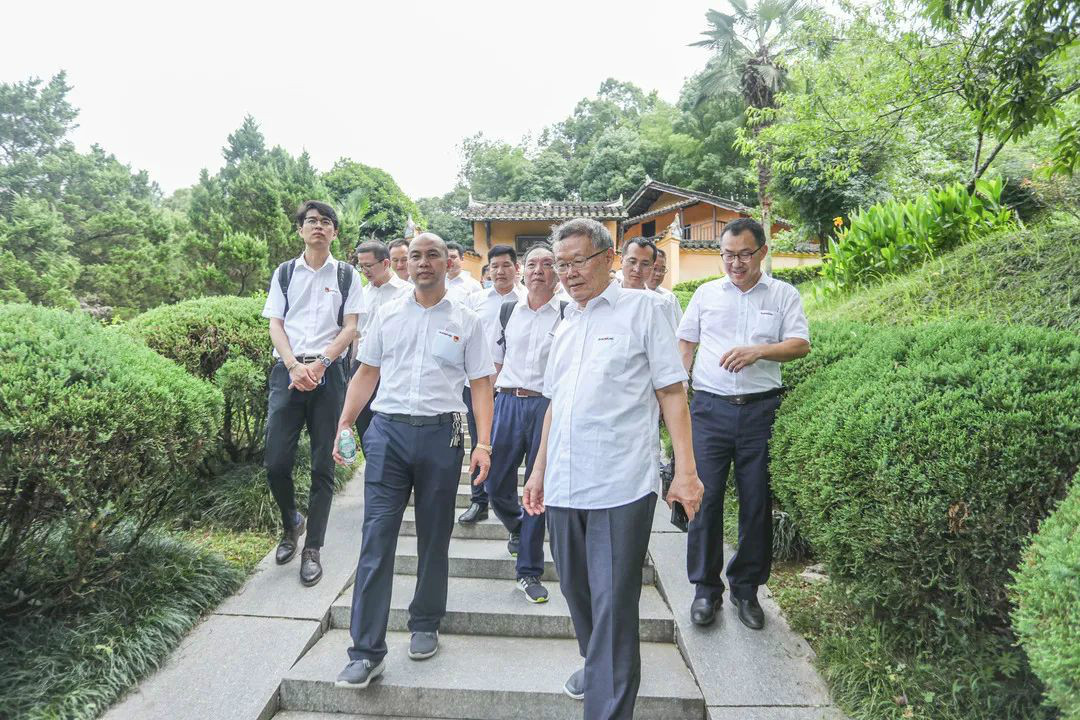 公道正派出清风正气，廉洁自律塑良好形象——三亿·体育-三亿（中国）一站式服务官方网站
智能开展中高层干部廉洁教育活动