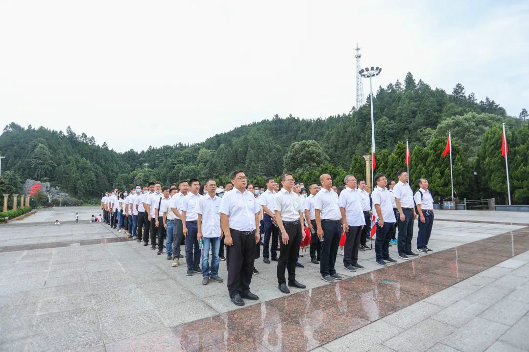公道正派出清风正气，廉洁自律塑良好形象——三亿·体育-三亿（中国）一站式服务官方网站
智能开展中高层干部廉洁教育活动
