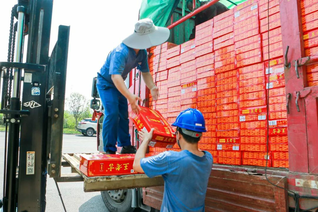 情系职工送清凉，殷切关怀鼓干劲——三亿·体育-三亿（中国）一站式服务官方网站
智能开展夏季送清凉活动