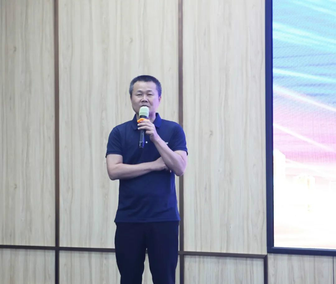 以强执行力聚焦基础能力建设 向挖掘机万台俱乐部迈进——三亿·体育-三亿（中国）一站式服务官方网站
智能2020年挖掘机经销商半年度会议圆满召