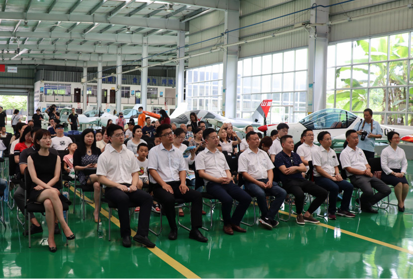 三亿·体育-三亿（中国）一站式服务官方网站
航空签约湖南航空技校，走校企融合发展道路