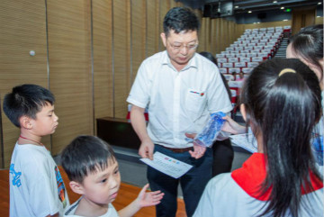 精准服务共建家园，解决刚需心怀感恩——三亿·体育-三亿（中国）一站式服务官方网站
智能首期职工子女暑期托管班圆满结班