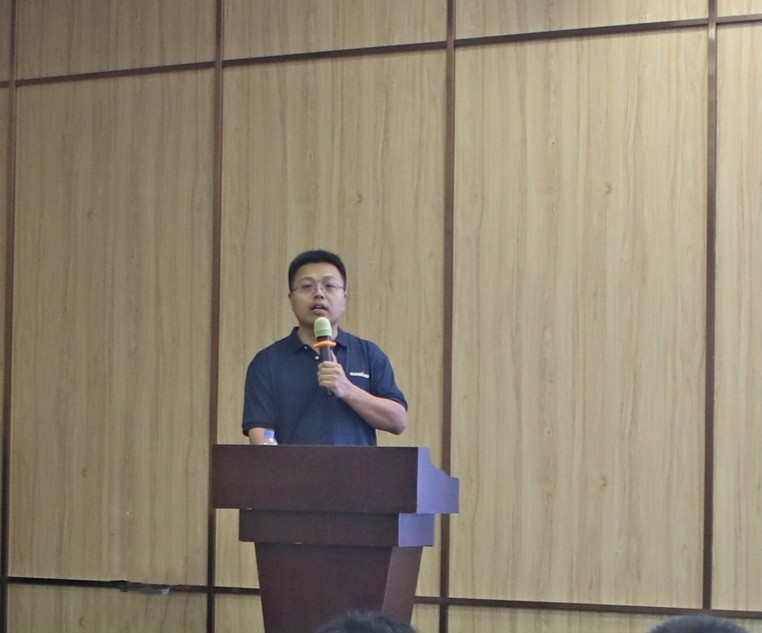 以强执行力聚焦基础能力建设 向挖掘机万台俱乐部迈进——三亿·体育-三亿（中国）一站式服务官方网站
智能2020年挖掘机经销商半年度会议圆满召