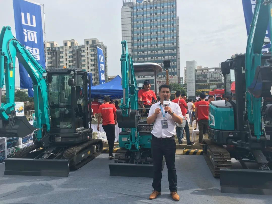 2020全球微挖大会 三亿·体育-三亿（中国）一站式服务官方网站
智能精品微挖赢得满堂彩