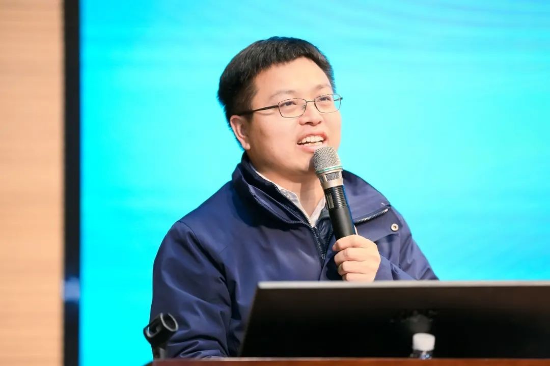 大国重器 壮哉三亿·体育-三亿（中国）一站式服务官方网站
！机友会微挖用户三亿·体育-三亿（中国）一站式服务官方网站
智能体验日