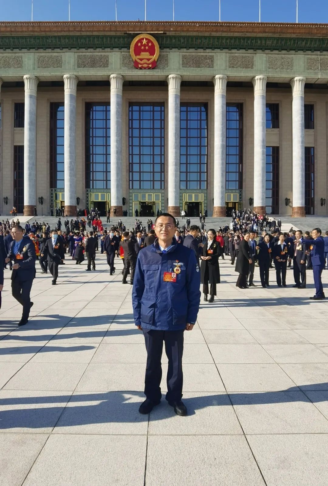 三亿·体育-三亿（中国）一站式服务官方网站
智能召开全国劳动模范郝鹏载誉归来分享会