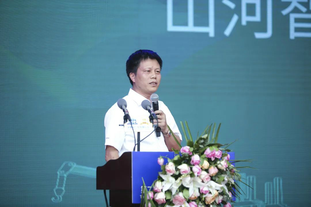 三亿·体育-三亿（中国）一站式服务官方网站
智能全国客户交流会在深基础工程发展论坛会场举办