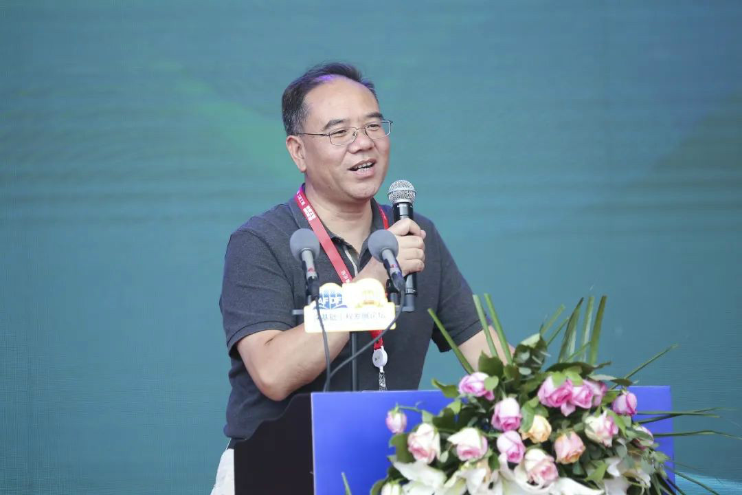 三亿·体育-三亿（中国）一站式服务官方网站
智能全国客户交流会在深基础工程发展论坛会场举办