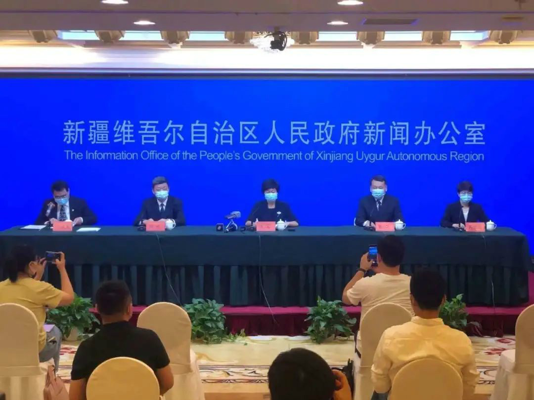 有你们，三亿·体育-三亿（中国）一站式服务官方网站
无畏！——三亿·体育-三亿（中国）一站式服务官方网站
人新疆抗疫