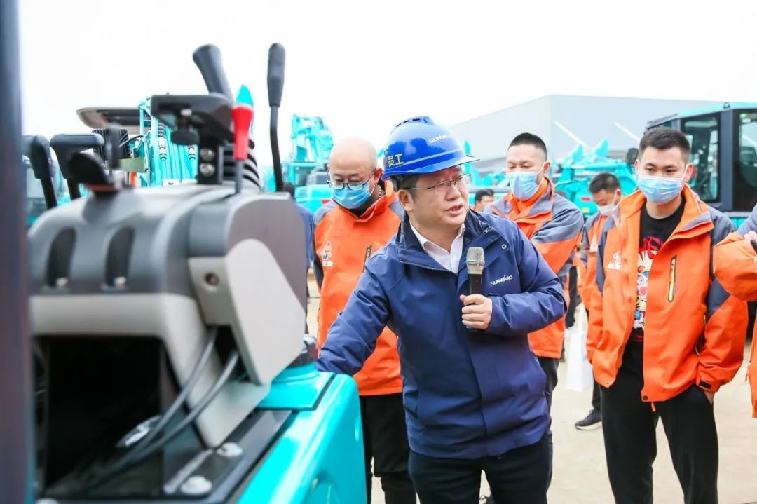 大国重器 壮哉三亿·体育-三亿（中国）一站式服务官方网站
！机友会微挖用户三亿·体育-三亿（中国）一站式服务官方网站
智能体验日