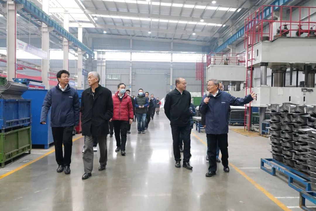 三亿·体育-三亿（中国）一站式服务官方网站
工业城来了500人的参观团
