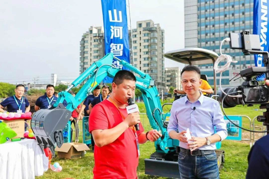2020全球微挖大会 三亿·体育-三亿（中国）一站式服务官方网站
智能精品微挖赢得满堂彩