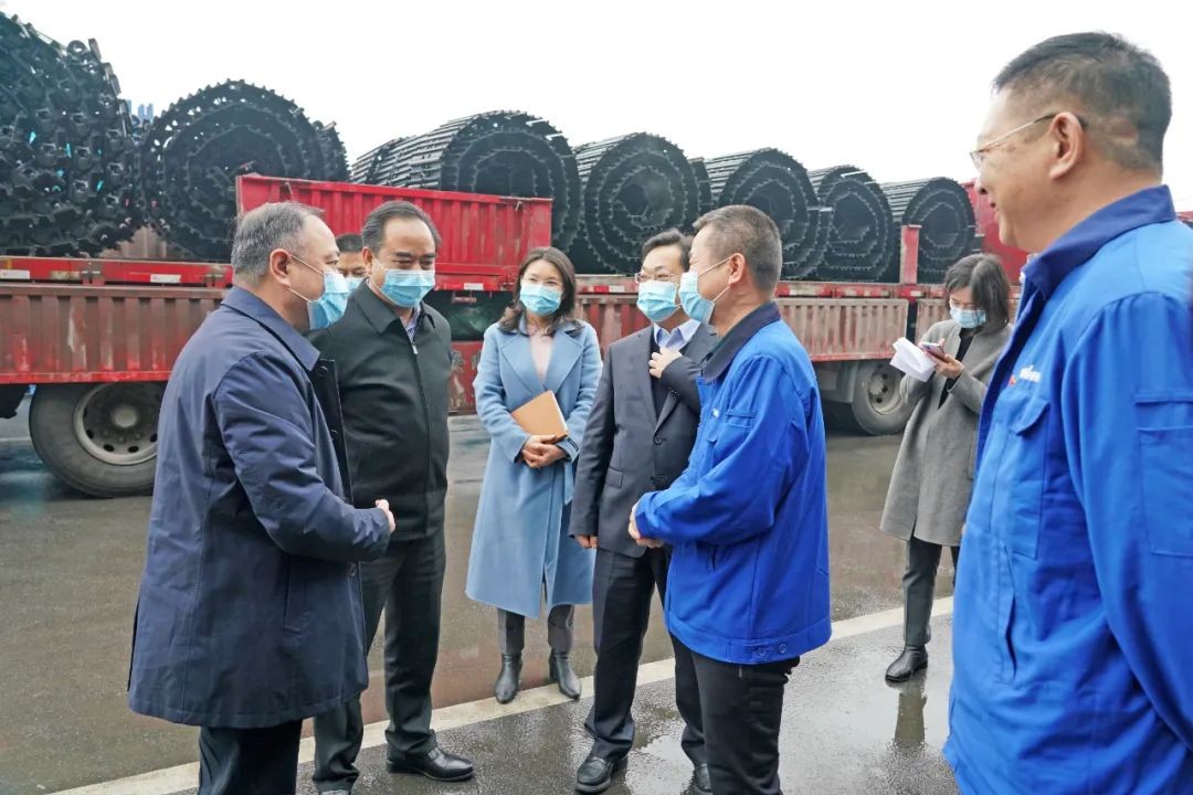 张庆红慰问三亿·体育-三亿（中国）一站式服务官方网站
智能困难党员