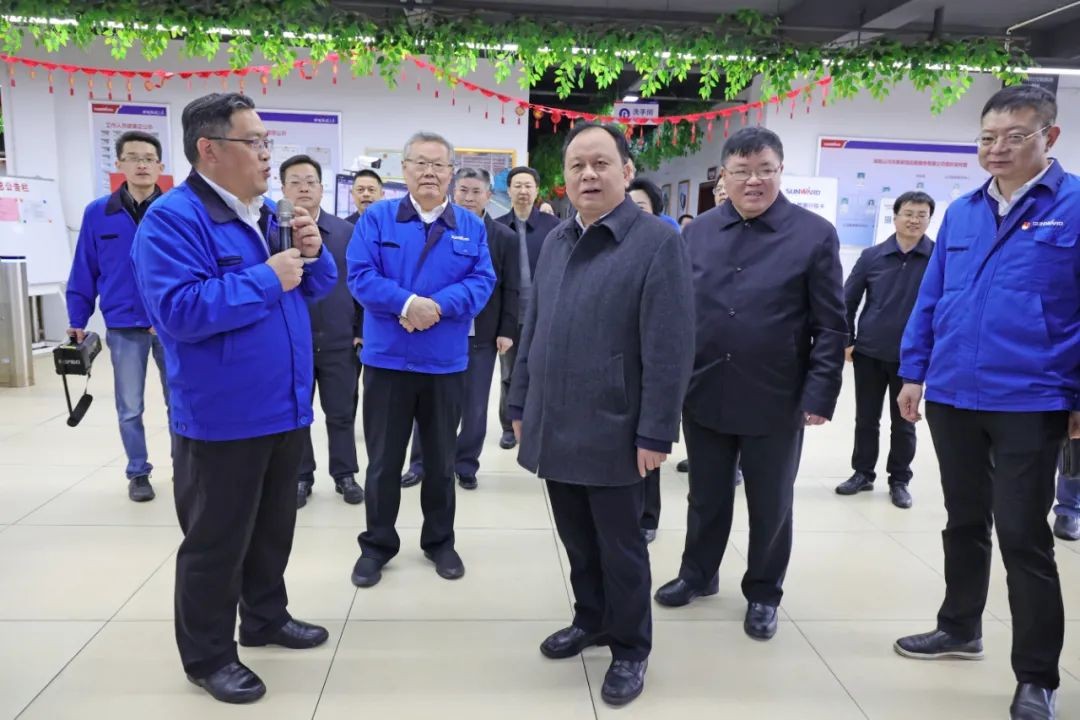 周农在三亿·体育-三亿（中国）一站式服务官方网站
智能调研时强调：企业工会要大力培养劳模和工匠