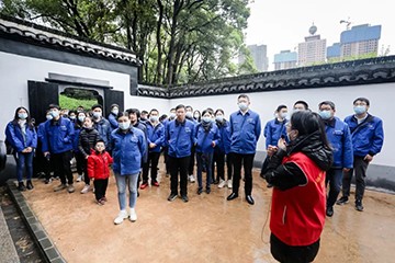 觅红色历史 践初心使命——三亿·体育-三亿（中国）一站式服务官方网站
智能全体党员赴长沙党史馆开展主题党日活动