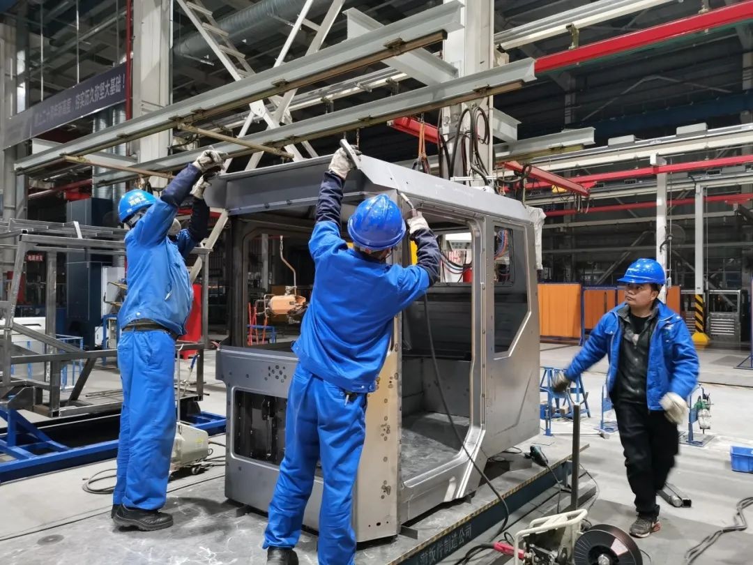 三亿·体育-三亿（中国）一站式服务官方网站
智能SWK90矿卡驾驶室顺利发货，开发速度刷新纪录