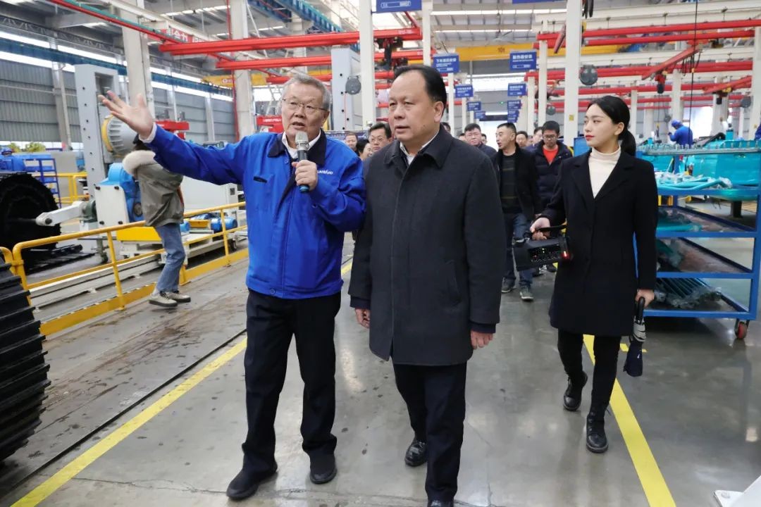 周农在三亿·体育-三亿（中国）一站式服务官方网站
智能调研时强调：企业工会要大力培养劳模和工匠