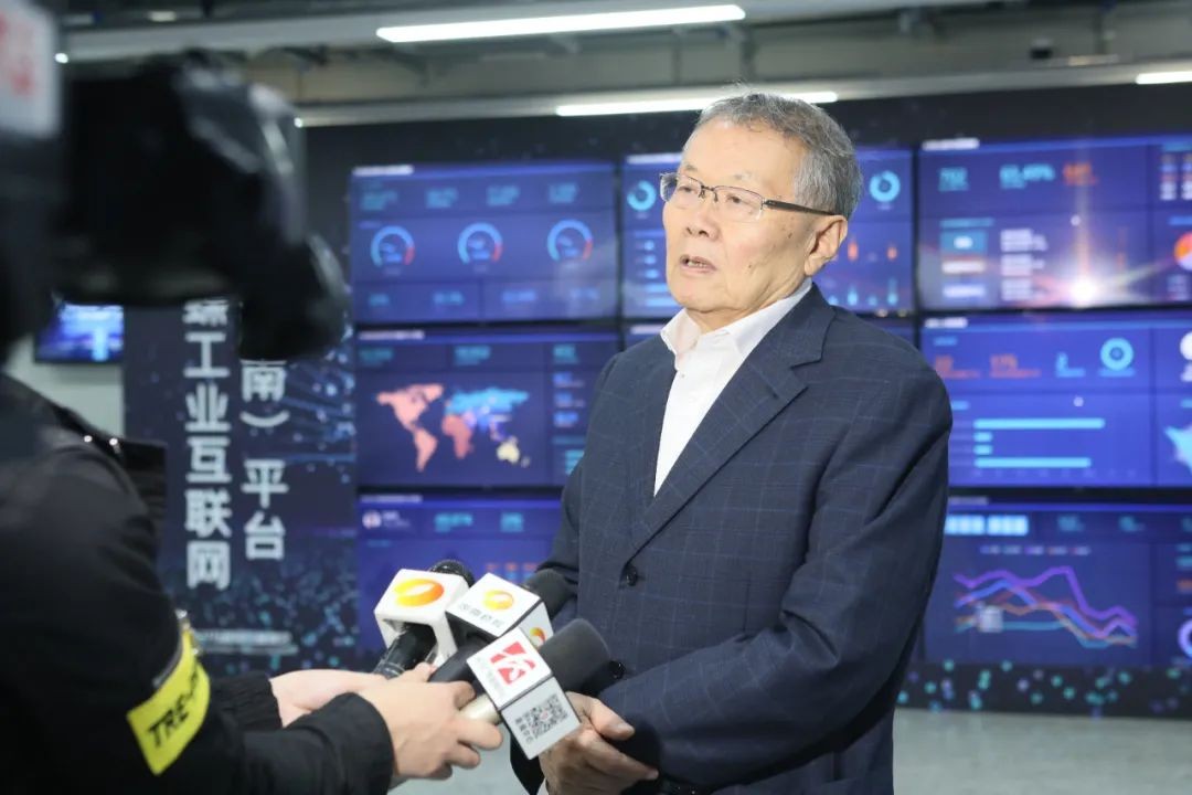 信息技术与制造业如何深度融合发展？行业大咖云集三亿·体育-三亿（中国）一站式服务官方网站
现场论道