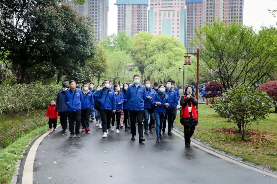 觅红色历史 践初心使命——三亿·体育-三亿（中国）一站式服务官方网站
智能全体党员赴长沙党史馆开展主题党日活动